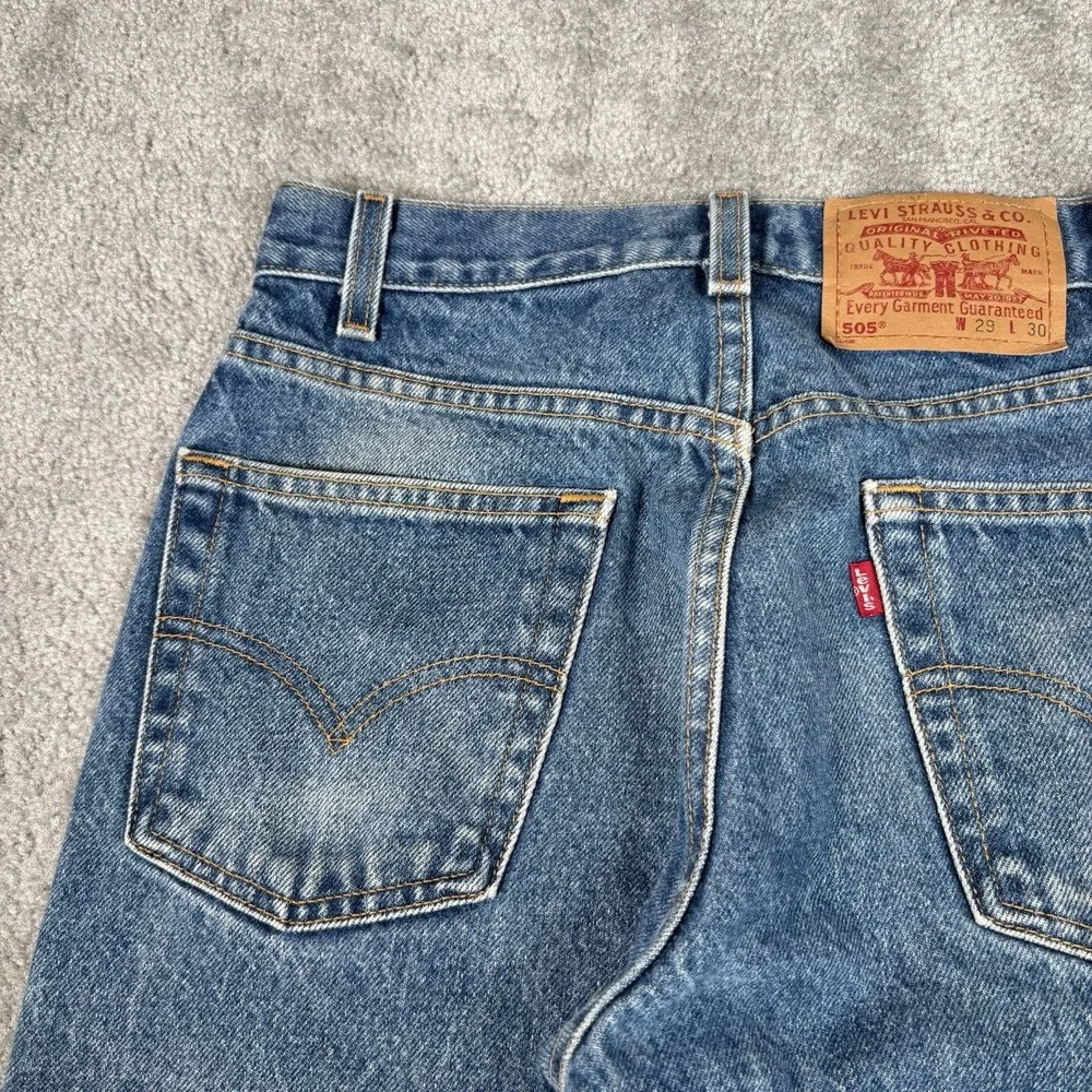 Vintage Levis 505 Jeans Regular Fit Straight Leg Blue Denim Cotton Faded 2002